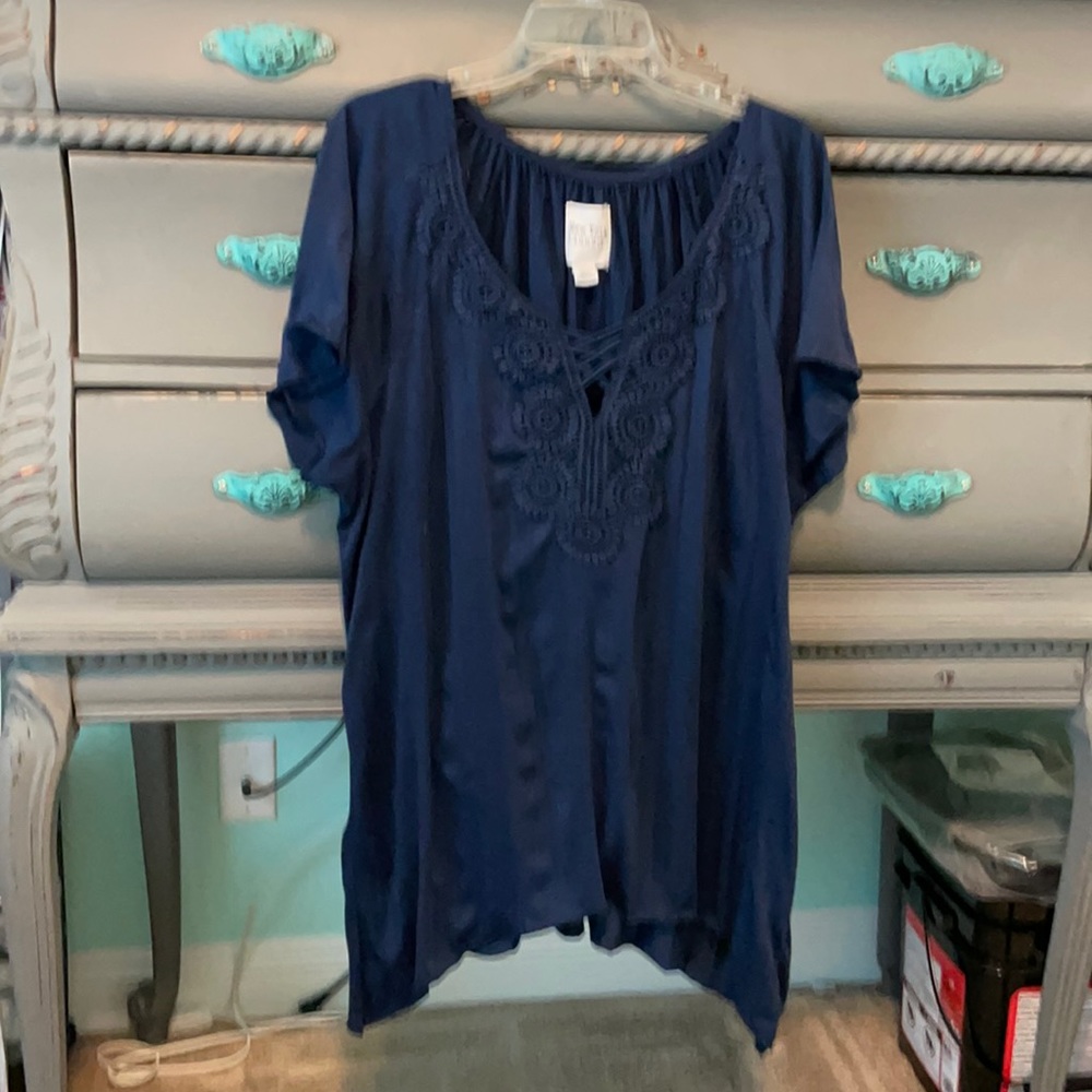 Stylish dressy top! Can be casual too!